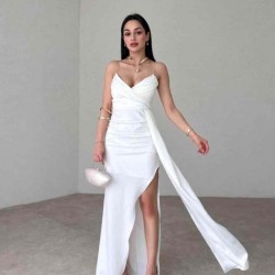 Alessia Yırtmaç Detaylı Beyaz Saten Elbise