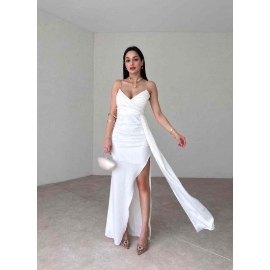 Alessia Yırtmaç Detaylı Beyaz Saten Elbise